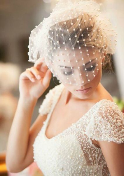 Tocado birdcage