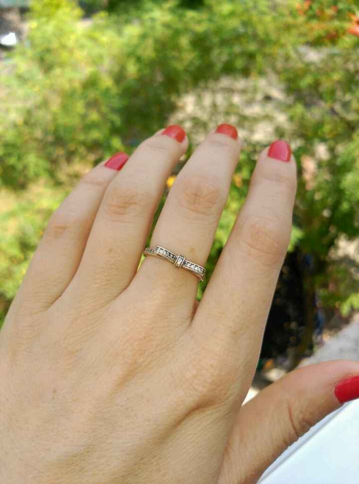 Pongamos todas nuestro anillo de compromiso - 1