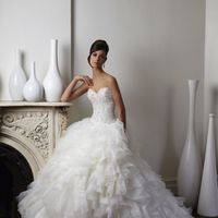 Alguna mas con un vestido de madeline gadner - 1