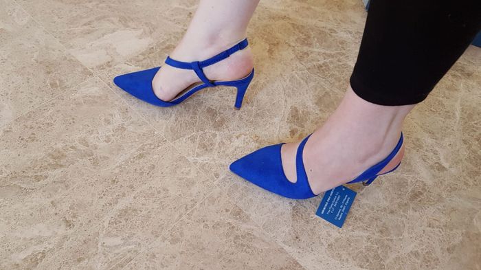 Quiero zapatos azules... 3