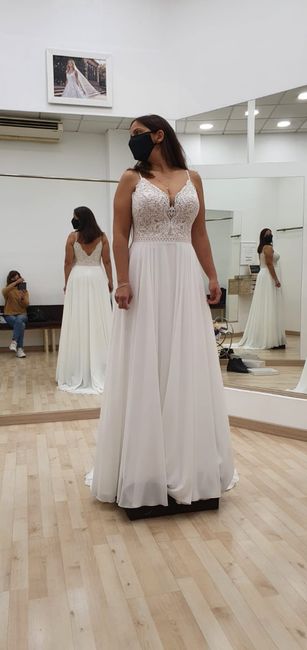 Mi amiga no me quiere dar las fotos de los vestidos 1