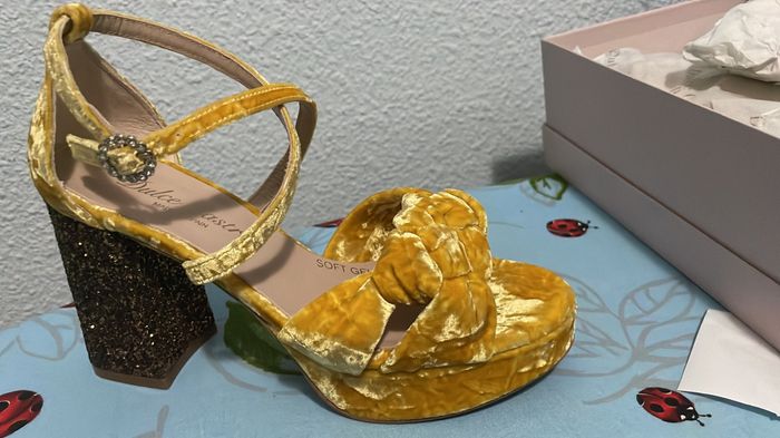 Ya tengo los tacones 😍👠🤍 6