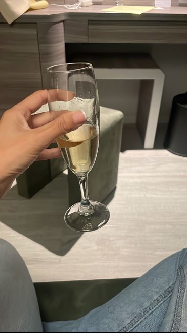 Día de ........felicitar a los futuros novios 🥂 1