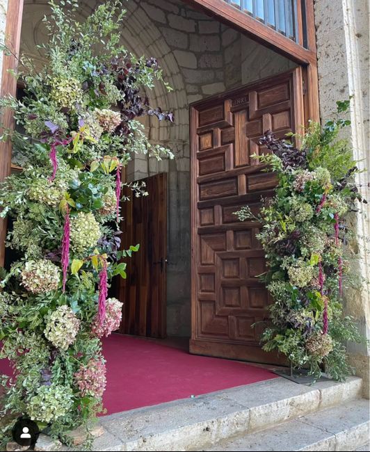Ejemplo decoración puerta iglesia - 2