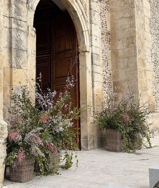 Ejemplo decoración puerta iglesia - 12