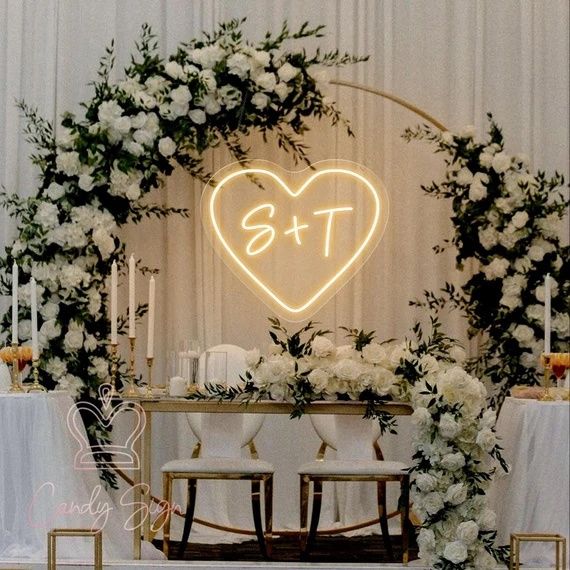 Diferentes estilos de mesa nupcial 7