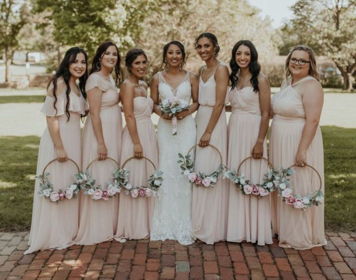 Hoop bouquet para damas de honor 5