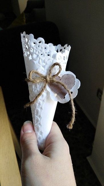 Conos para arroz con blondas: un detalle dulce y práctico 2