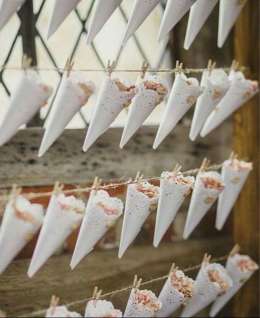 Conos para arroz con blondas: un detalle dulce y práctico 6