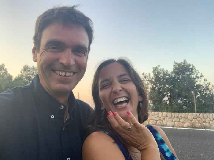 Día 2: ¡Comparte tu selfie de pareja favorito! ❤️ - 1