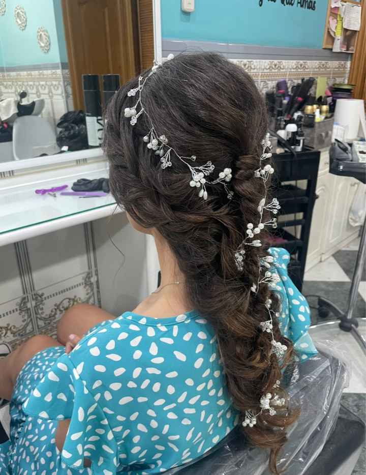 Tendencias de Peinados para Novias en 2025: Lo que Viene y lo que se Va - 1