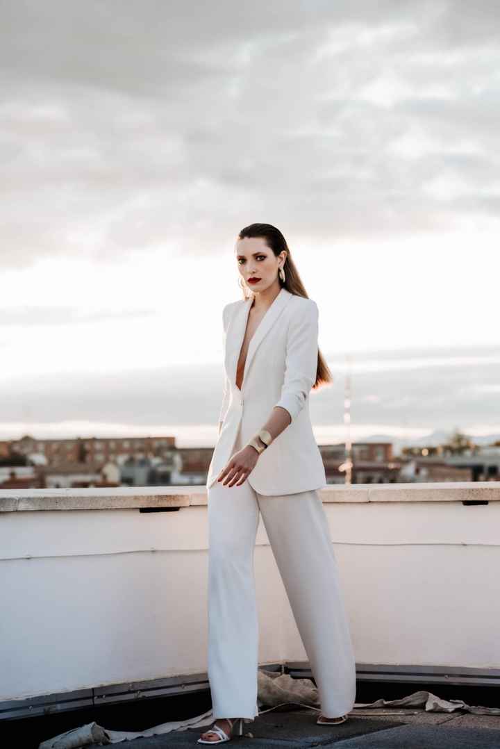 Novias con traje - 1