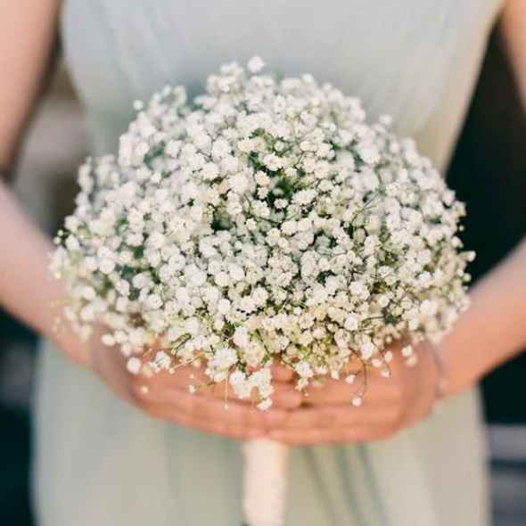 Incluir flores de temporada en el ramo de novia - 11
