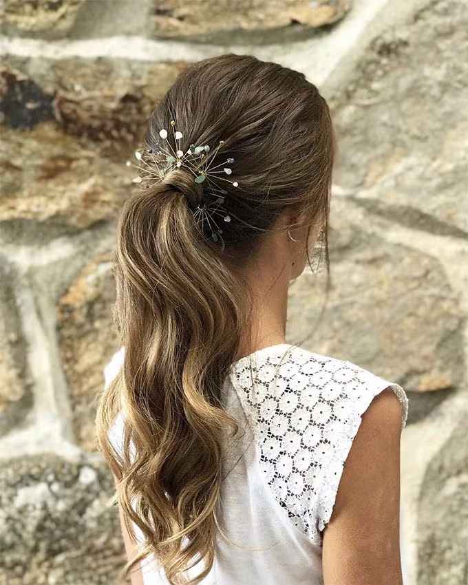 Coletas para novias: elegancia y frescura en un solo look - 2