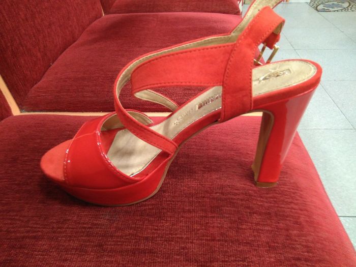 Ayuda! Zapatos Rojos con pequeño tacón? - 1