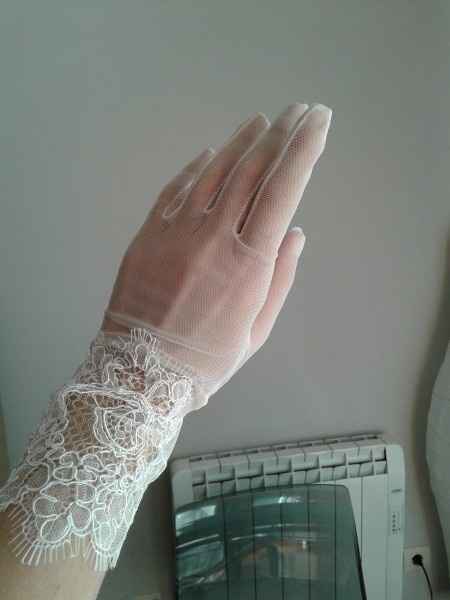 Los guantes.