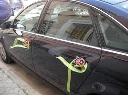 coche negro con flores 3