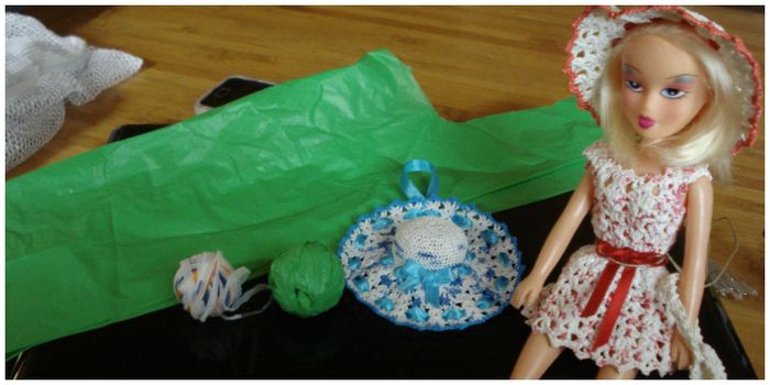 muñecas hechas con bolsas de plastico