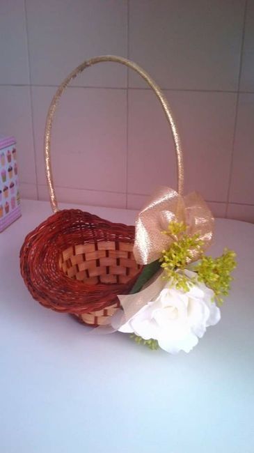 Cesta con petalos.. - 1