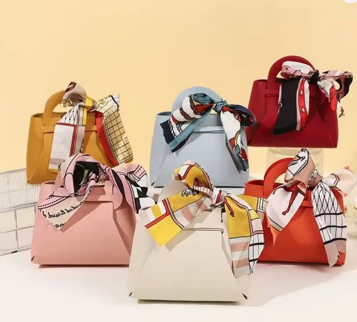 Mini bolsos para los regalos de los invitados 2