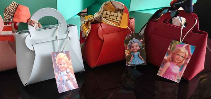 Mini bolsos para los regalos de los invitados - 1