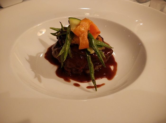 3º Plato: Carrillera de cerdo con verduras salteadas