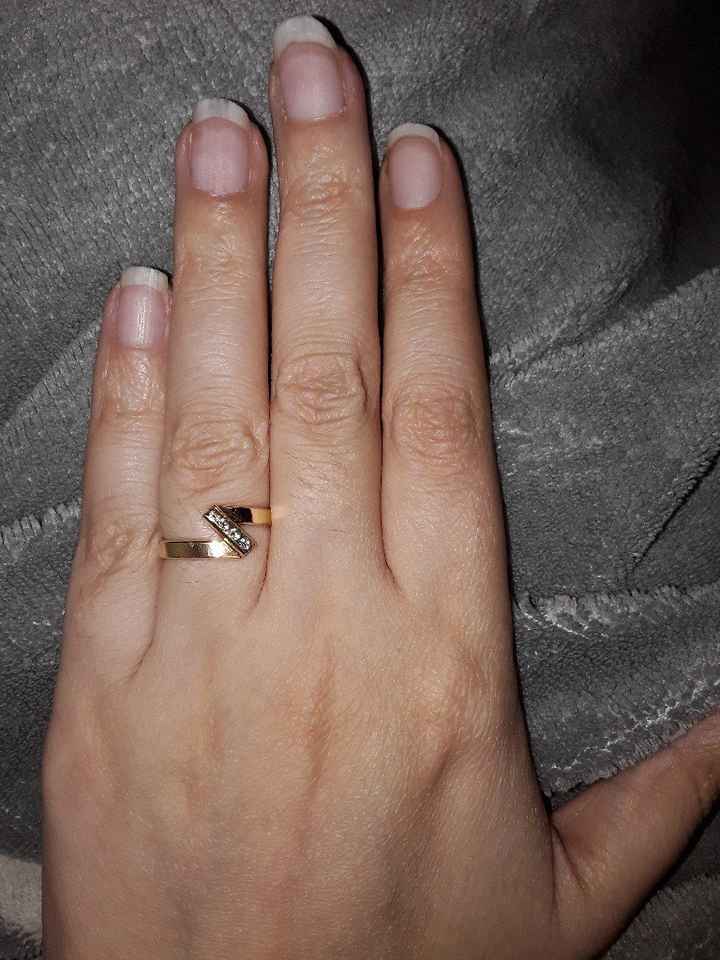 ¿Nos enseñas tu anillo de compromiso? - 1