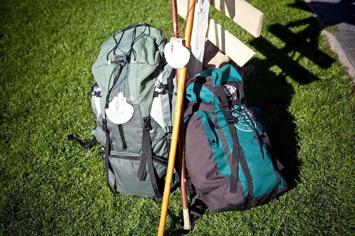 Nuestras mochilas y nuestros bordones 