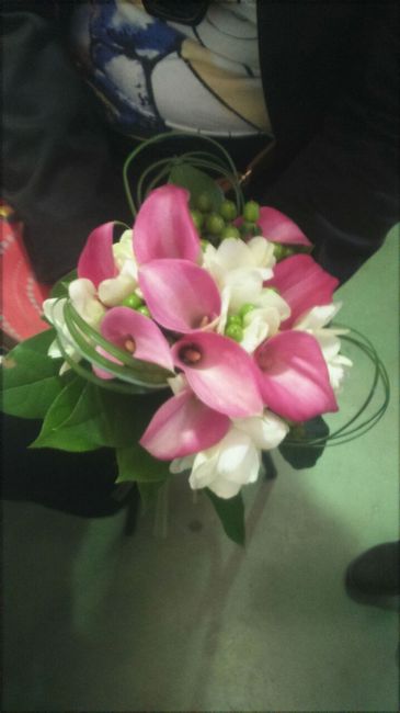 Calas rosas y fresias