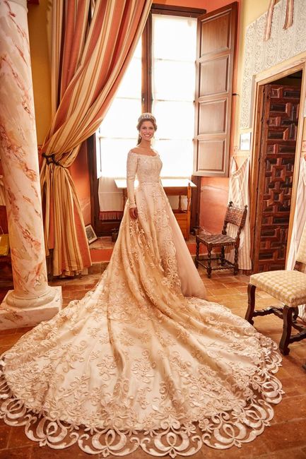 Dudas de diseño de vestido 42