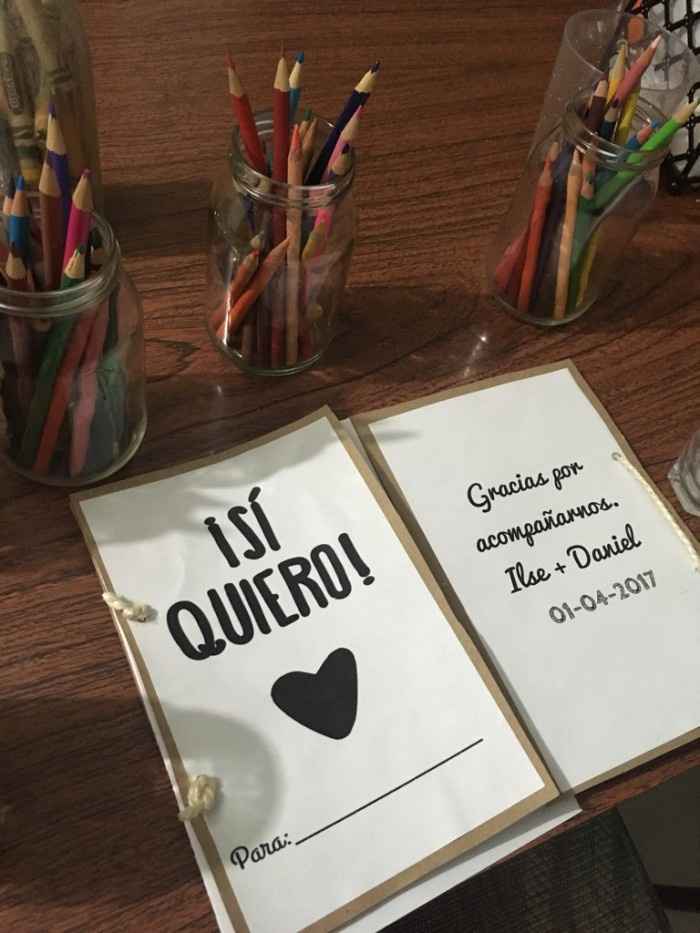 Una divertida invitación, para colorear como un libro