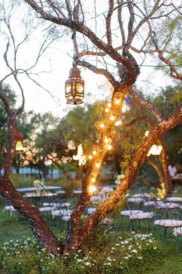 Un fotocol mágico, decorad un arbol con flores, faros y velas colgantes, sera genial