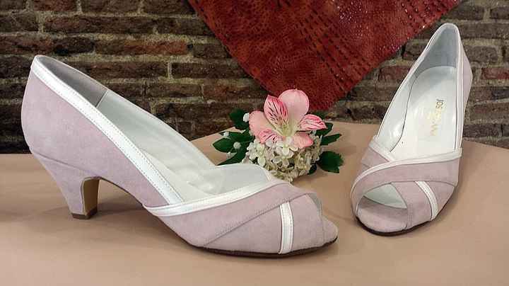 Zapatos bajos y de tacon ancho - 2