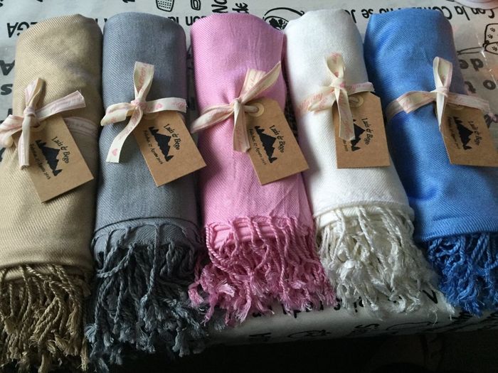 Color pashminas como detalle - 1