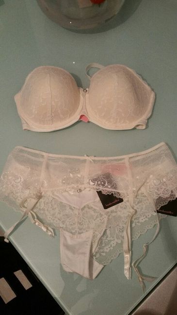 Ya tengo mi ropa interior.... - 1