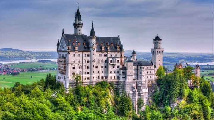 NEUSCHWANSTEIN CASTLE - (BAVIERA) ALEMANIA