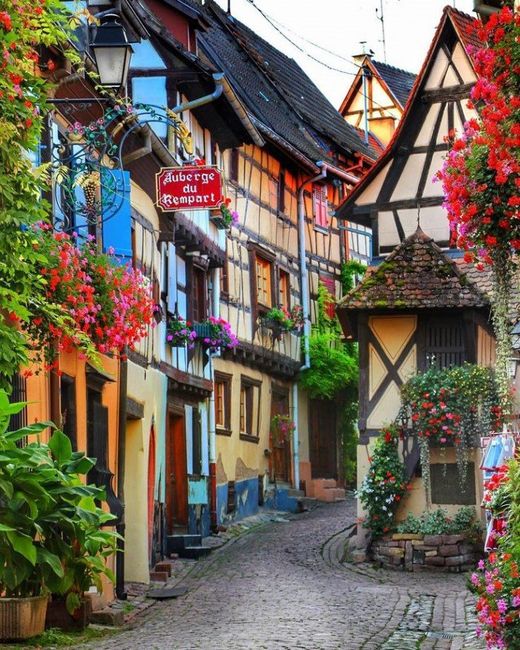 EGUISHEIM - FRANCIA