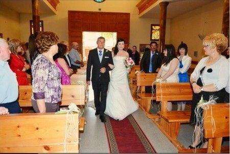 la entrando a la iglesia
