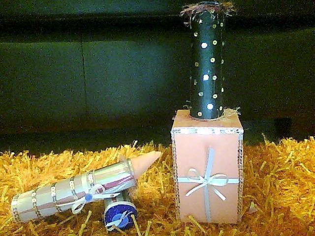 esmalte y pinta labios en carton