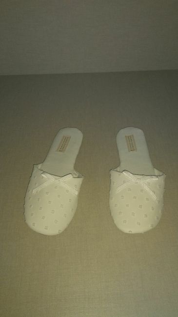 Bata, camisón y zapatillas - 2