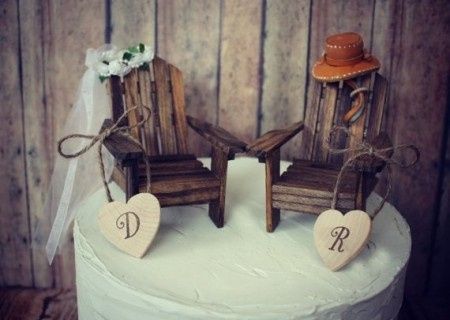 Cake topper chairs
