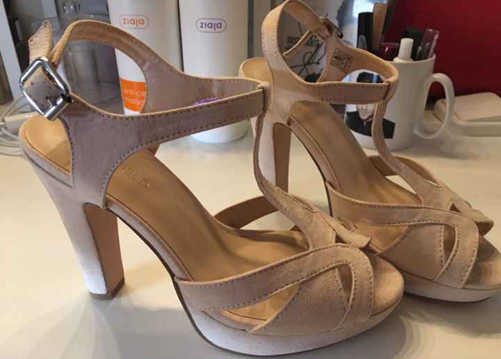 Sin zapatos.. - 1