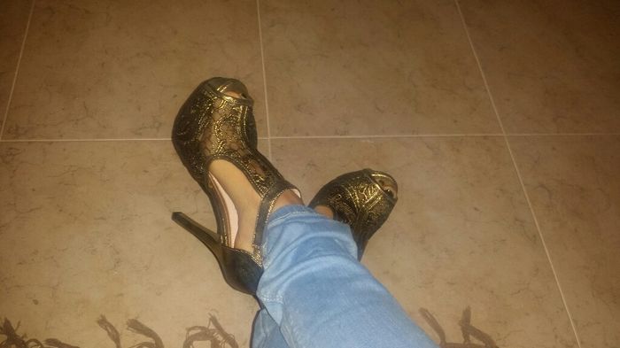 Ayuda! entre 2 zapatos! - 1
