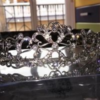 Vendo tiara de Novia comprada en novienbre de 2013en sevilla de bodas sin estrenar