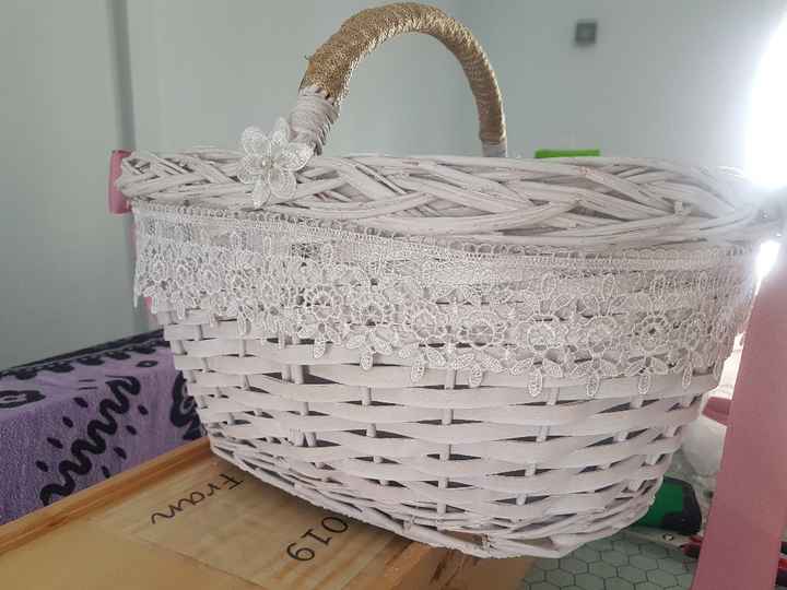 cesta para llevar regalitos de invitadas - 2