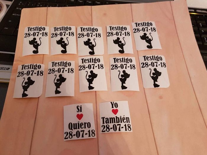 detalles testigos