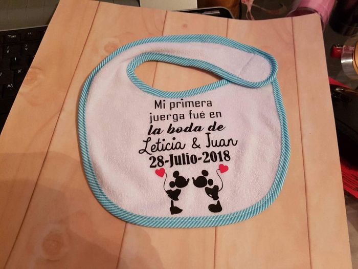 babero para bebé