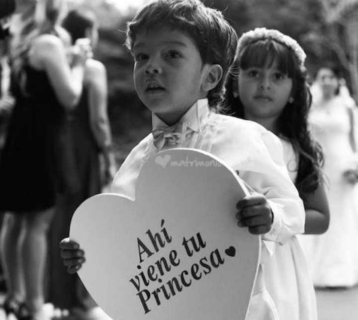 Carteles ya viene la novia - 1
