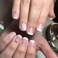 ¿Manicura francesa o potencia de color? 💅 - 1