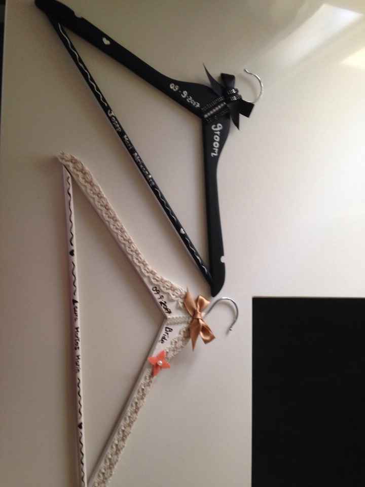 Perchas para los trajes de boda - 1
